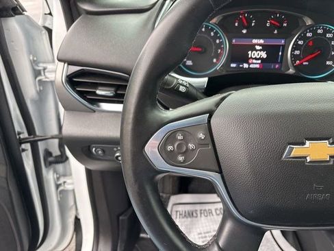 Used 2023 Chevrolet Traverse LT image 17
