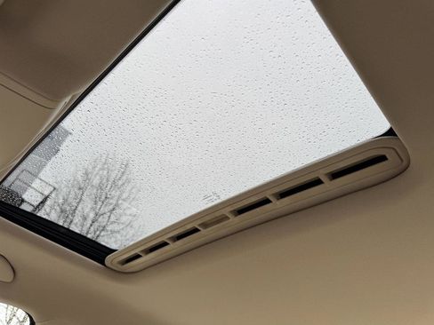 Used 2015 Volkswagen Passat TDI SEL Premium image 17