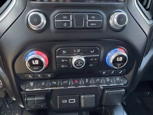 Used 2022 GMC Sierra 3500 AT4 w/ AT4 Preferred Package AWD/4WD image 18