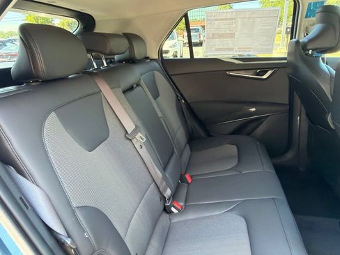 New 2026 Kia Niro EX FWD image 13
