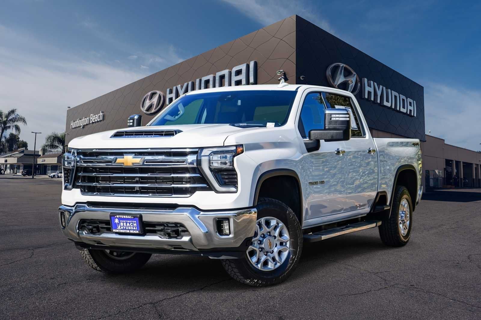 Used 2024 Chevrolet Silverado 2500 LTZ AWD/4WD image 1