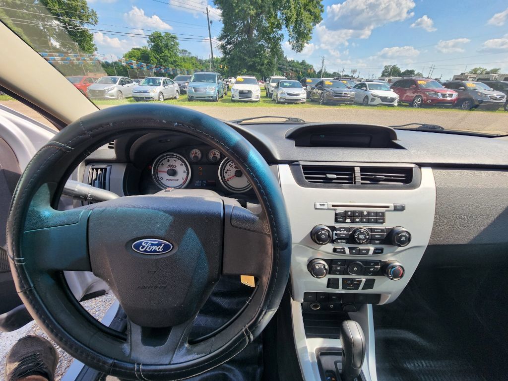 Used 2008 Ford Focus SE FWD image 10