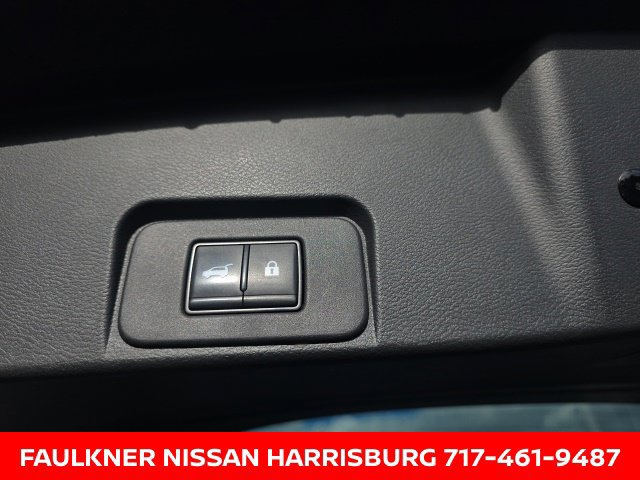 Certified 2023 Nissan Rogue SV w/ SV Premium B Package AWD/4WD image 16