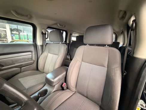 Used 2010 HUMMER H3 AWD/4WD image 10