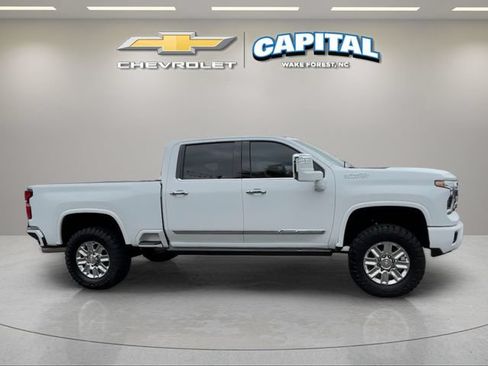 Used 2025 Chevrolet Silverado 2500 High Country w/ Technology Package AWD/4WD image 6