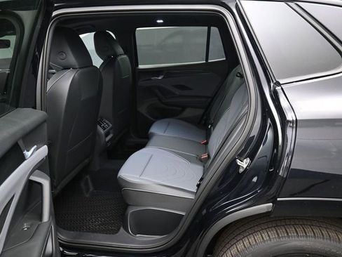 New 2026 Volkswagen Tiguan SE R-Line AWD/4WD image 11