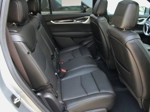 Used 2024 Cadillac XT6 Premium Luxury w/ Technology Package AWD/4WD image 46