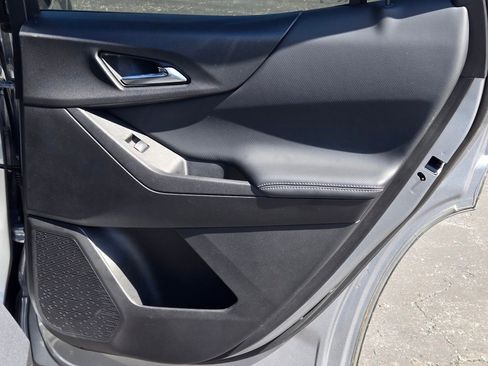 Certified 2025 Chevrolet Equinox LT FWD image 10