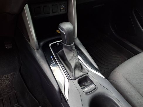 Used 2022 Toyota Corolla Cross LE AWD/4WD image 7