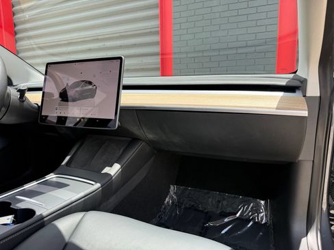 Used 2023 Tesla Model 3 Standard Range RWD image 19