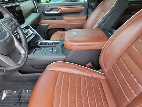 Used 2025 GMC Sierra 2500 Denali Ultimate AWD/4WD image 18