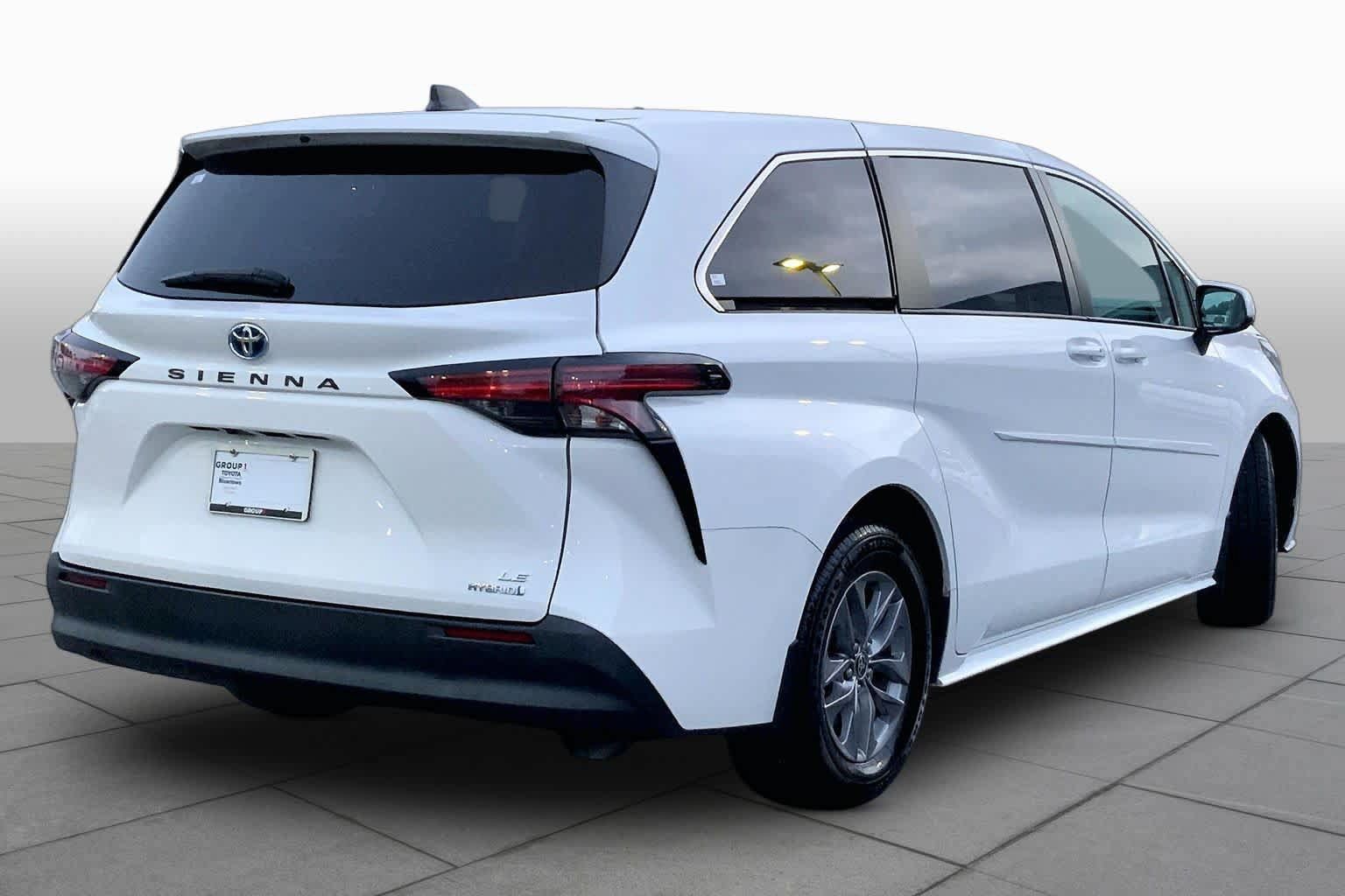 Used 2022 Toyota Sienna LE FWD image 12