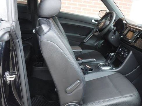 Used 2016 Volkswagen Beetle 1.8T Classic image 6