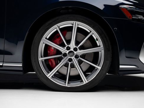 Used 2024 Audi S8 image 39