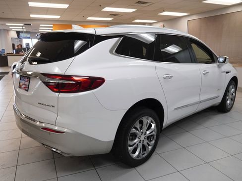 Used 2018 Buick Enclave Avenir w/ Avenir Technology Package image 14