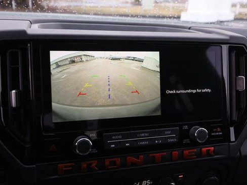 Used 2025 Nissan Frontier PRO-4X w/ Black Accent Package image 17