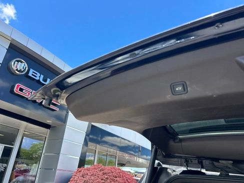 Used 2022 GMC Yukon XL SLT w/ SLT Premium Package AWD/4WD image 45