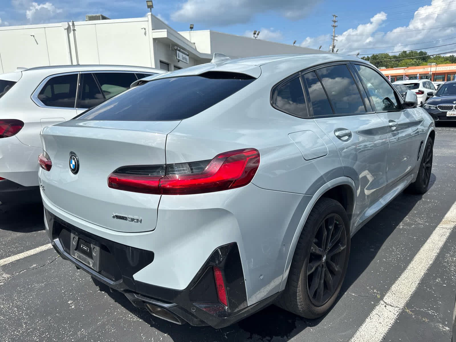 Used 2024 BMW X4 xDrive30i w/ Premium Package AWD/4WD image 12