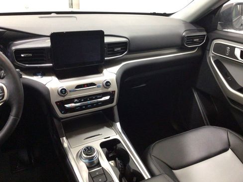 Used 2023 Ford Explorer XLT w/ Equipment Group 202A image 29