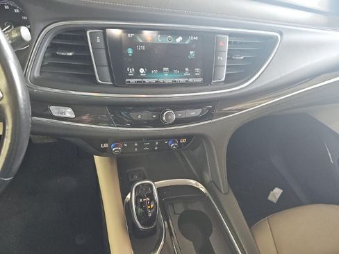 Used 2019 Buick Enclave Essence FWD image 12