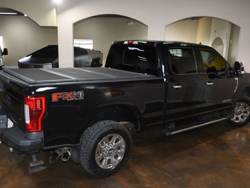 Used 2019 Ford F250 Lariat w/ Lariat Ultimate Package image 79