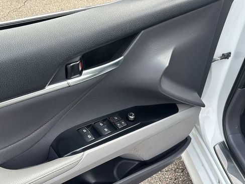 Used 2018 Toyota Camry XLE w/ Audio Package image 14