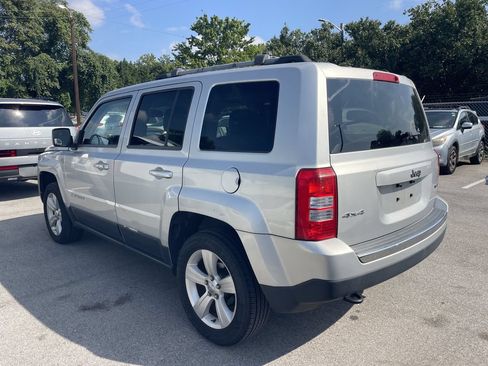 Used 2014 Jeep Patriot Limited w/ Sun/Sound Group AWD/4WD image 5