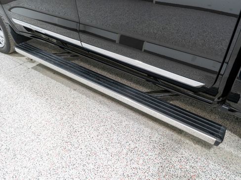 Used 2024 Chevrolet Silverado 1500 High Country w/ High Country Premium Package image 13