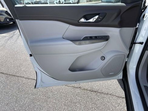 Used 2019 GMC Acadia SLT image 16