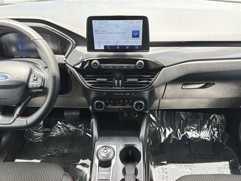 Used 2025 Ford Escape ST-Line AWD/4WD image 13