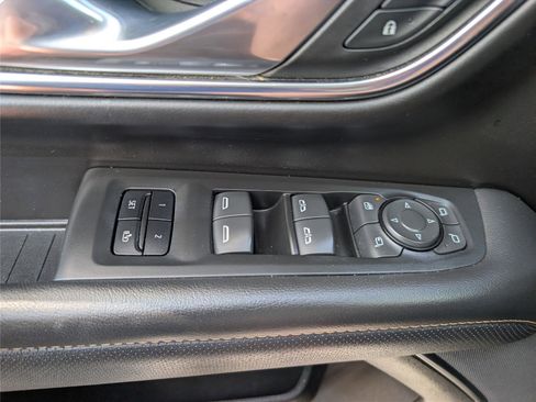 Used 2023 GMC Yukon AT4 w/ Technology Package AWD/4WD image 26
