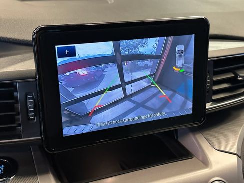 Used 2024 Ford Explorer XLT w/ Equipment Group 202A AWD/4WD image 14