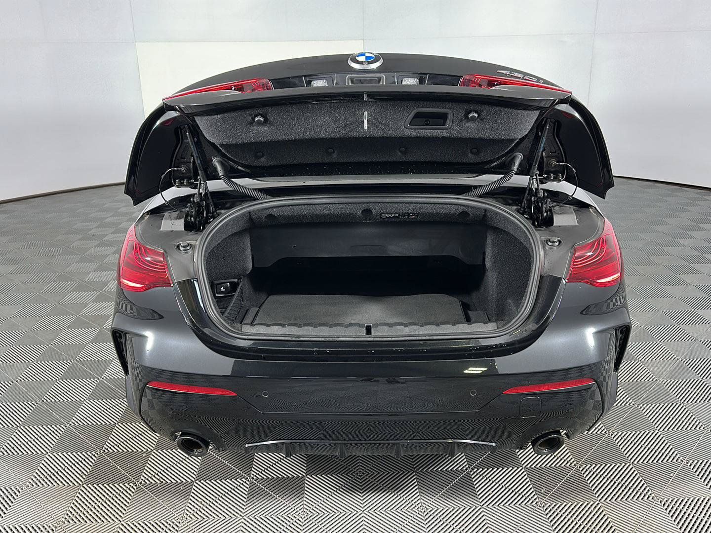 Used 2025 BMW 430i xDrive Convertible w/ M Sport Package AWD/4WD image 22