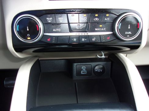 Certified 2022 Ford Escape SE w/ Convenience Package image 19