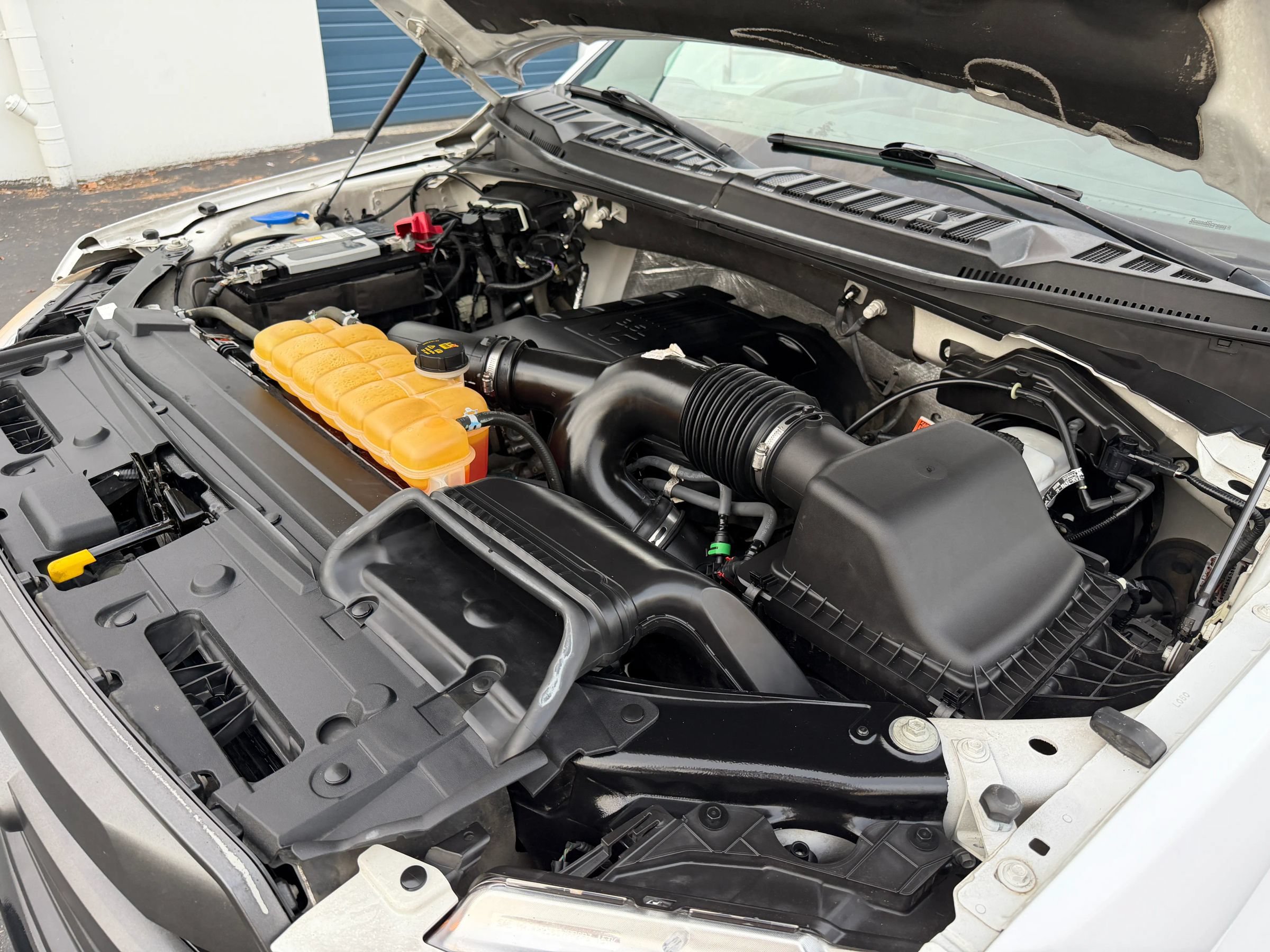 Used 2015 Ford F150 Lariat w/ Equipment Group 501A Mid AWD/4WD image 22
