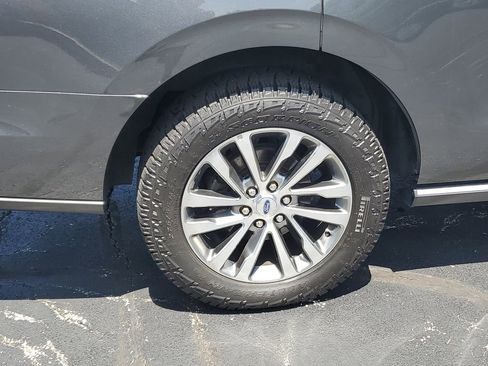 Used 2018 Ford Expedition Limited AWD/4WD image 5