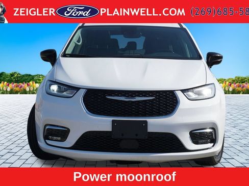 Used 2024 Chrysler Pacifica Limited FWD image 8