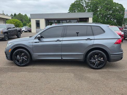 Used 2024 Volkswagen Tiguan SE R-Line FWD image 33