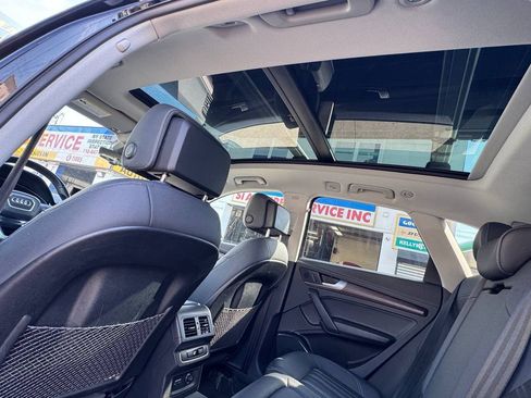 Used 2021 Audi Q5 2.0T Premium w/ Convenience Package AWD/4WD image 17