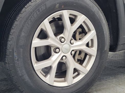 Used 2022 Jeep Grand Cherokee L Limited w/ Luxury Tech Group II image 31