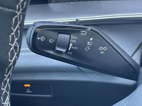 New 2026 Volkswagen Tiguan SE FWD image 21