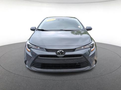 Used 2025 Toyota Corolla LE FWD image 9