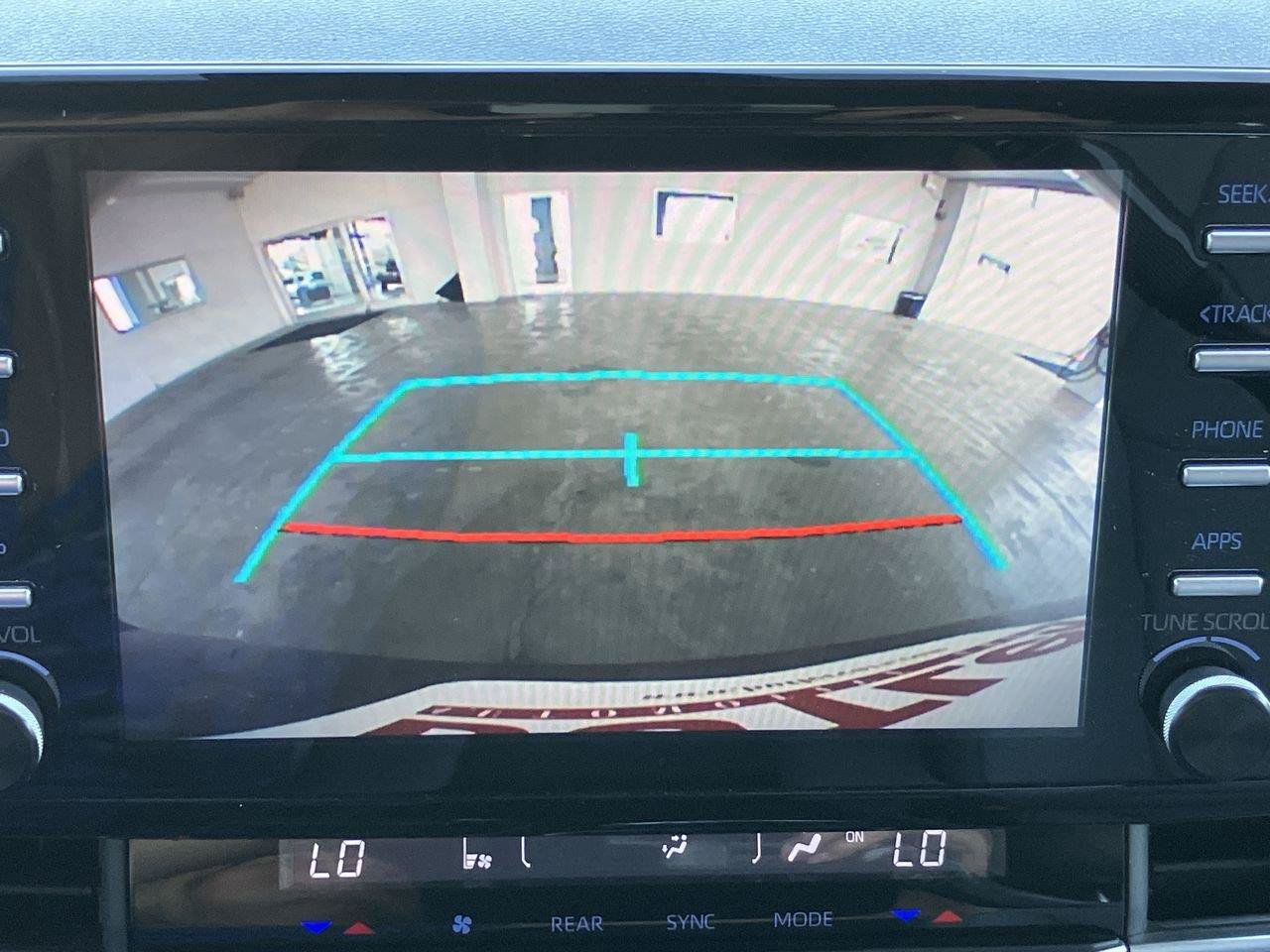 Used 2023 Toyota Sienna XLE FWD image 12