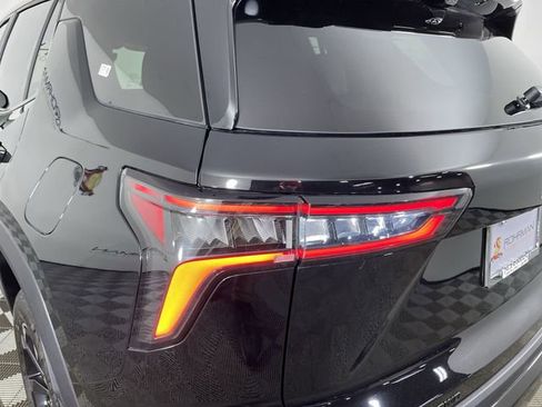 Used 2025 Chevrolet Equinox RS w/ Safety and Technology Package image 37