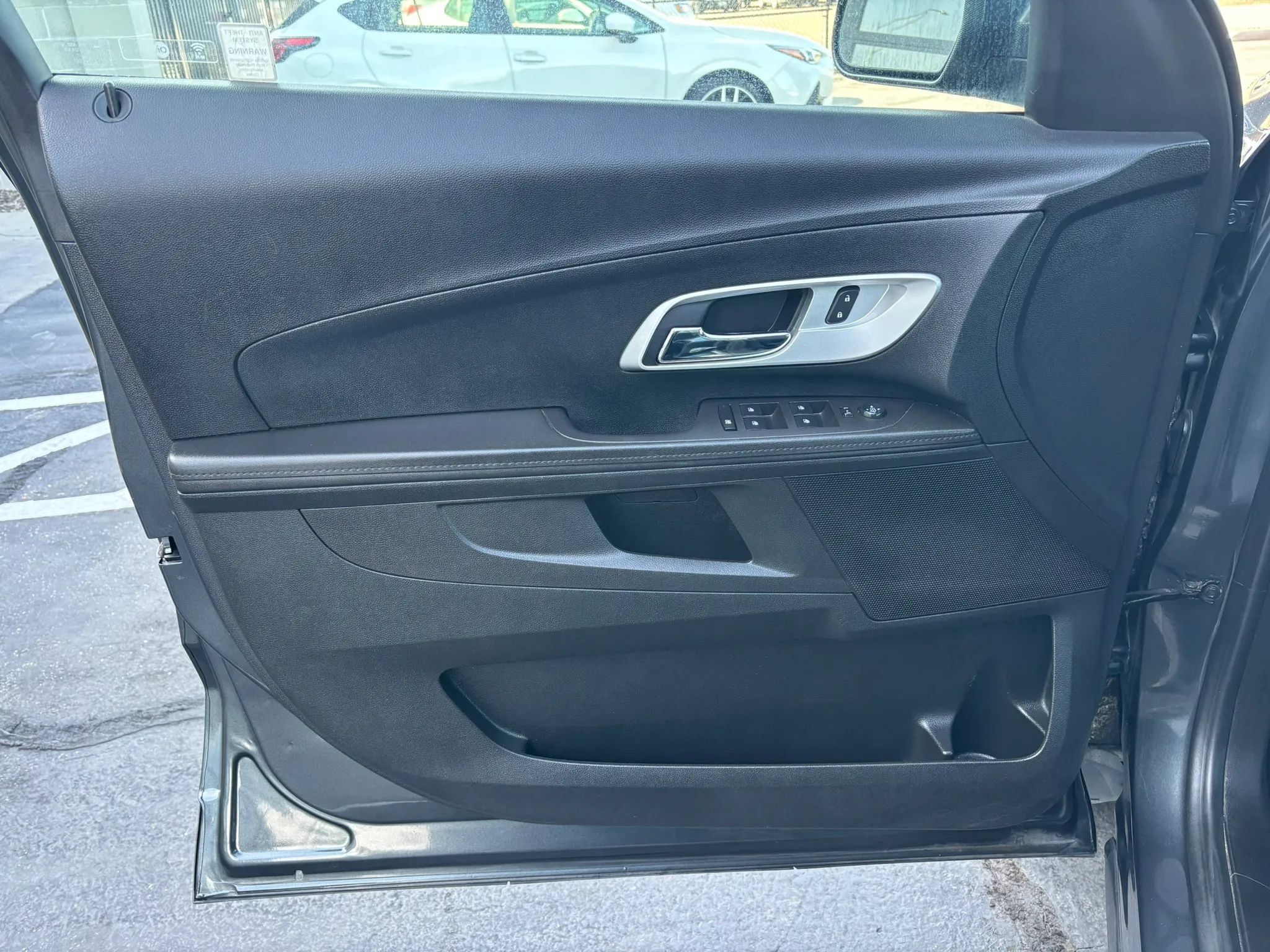 Used 2017 Chevrolet Equinox LS FWD image 10
