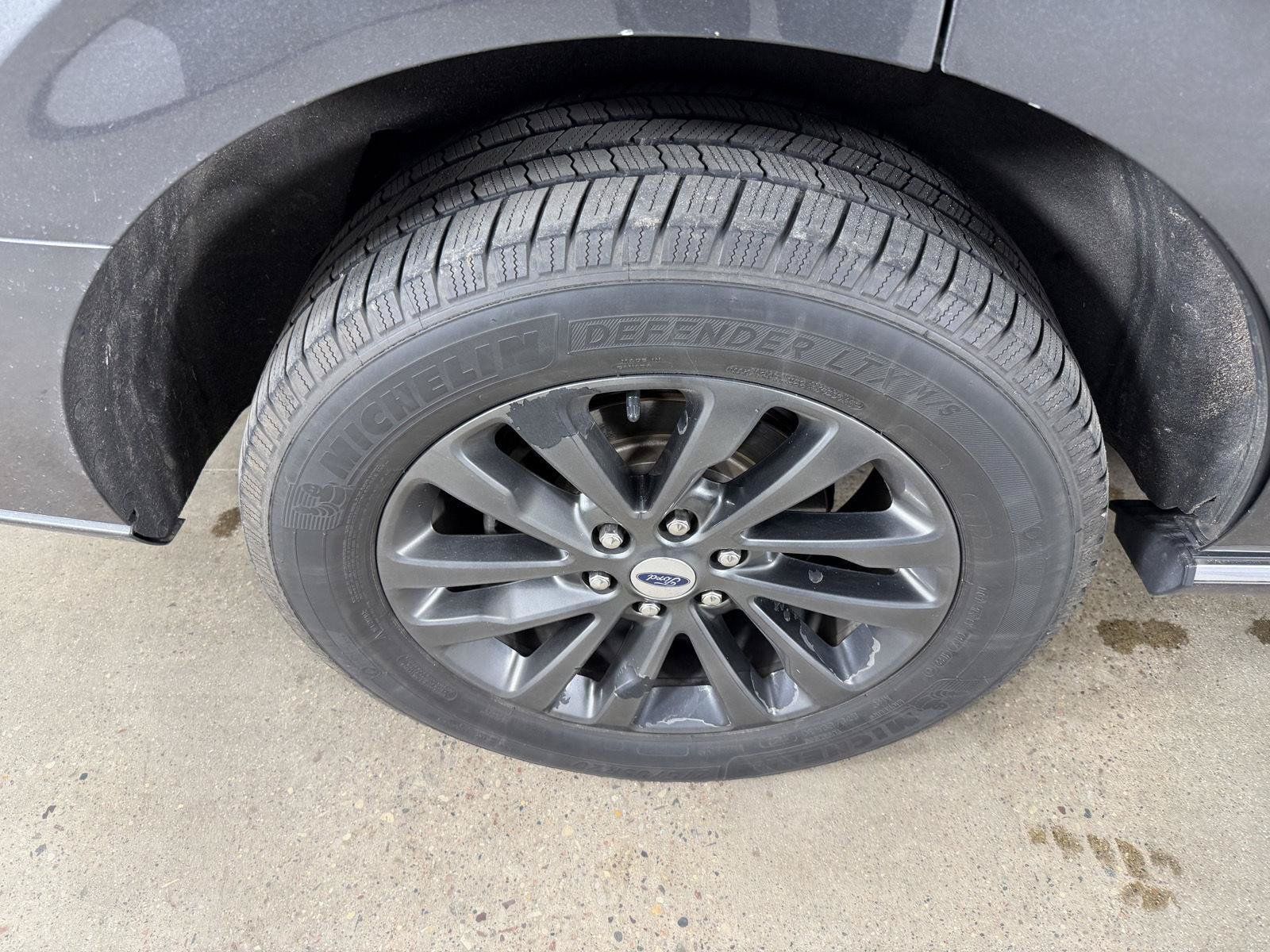 Used 2019 Ford Expedition Limited w/ Equipment Group 301A AWD/4WD image 25