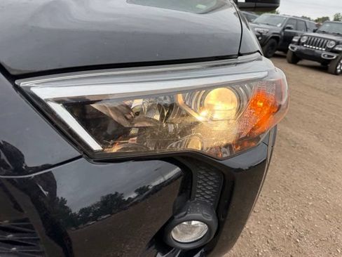 Used 2019 Toyota 4Runner SR5 AWD/4WD image 10
