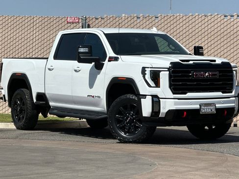 Used 2024 GMC Sierra 2500 AT4 w/ AT4 Preferred Package AWD/4WD image 2