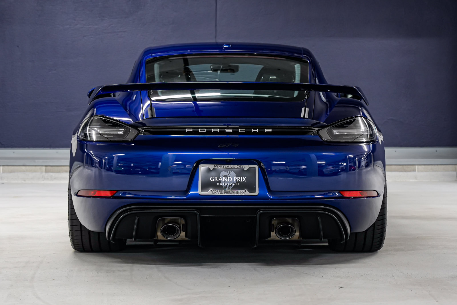 Used 2020 Porsche 718 Cayman GT4 RWD image 4