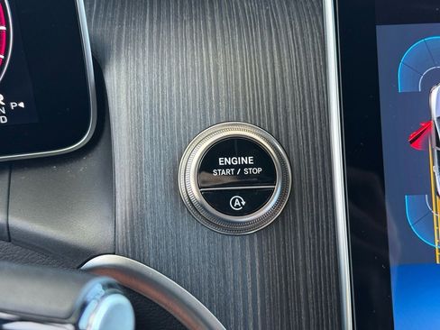 Certified 2025 Mercedes-Benz GLC 300 image 33